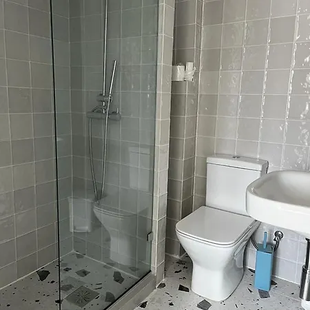 Lovely Two Bedroom Apartmán