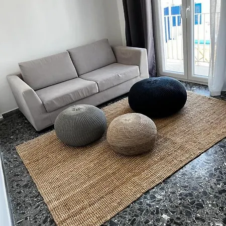 Lovely Two Bedroom Apartmán *